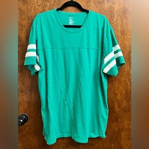 Women’s XXL Gap tee